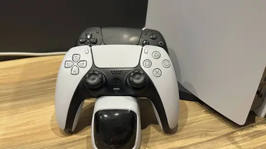 Sony patentovalo analogovou páčku, která může omezit drift