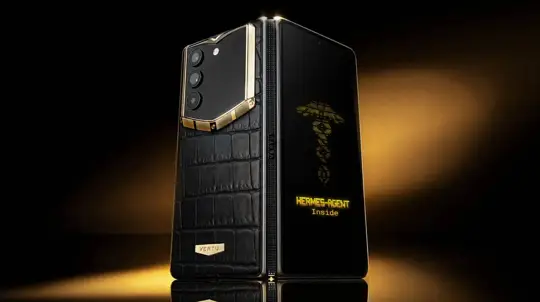 Vertu AlphaFold: lo smartphone pieghevole di lusso con AI