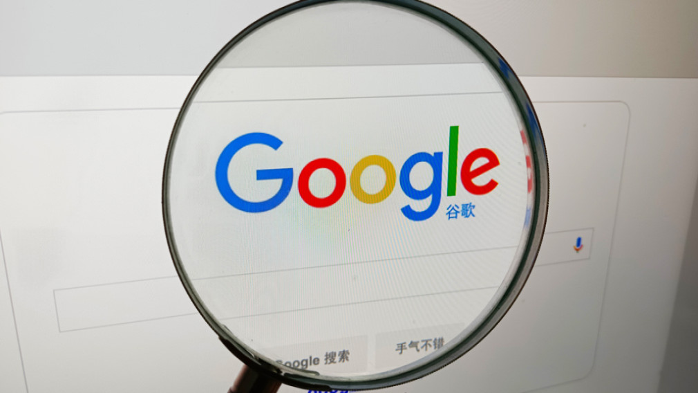 Акции корпорации Google резко упали из-за ошибки чат-бота