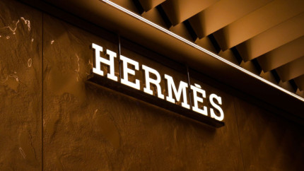 Hermes выпустила кожаный «пластырь» для заклеивания камеры ноутбука
