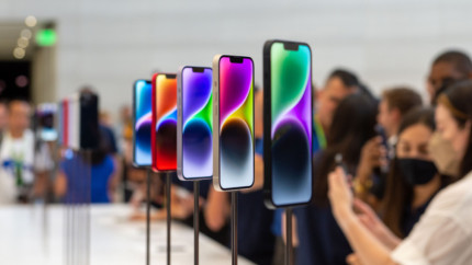Эксперты рассказали, почему продажи смартфонов Apple провалились в России