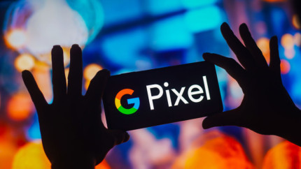 В Сети опубликовали снимок складного смартфона Google Pixel Fold