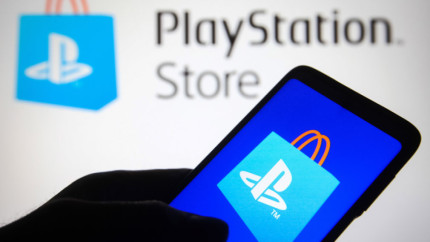 Пользователи консолей Sony начали приобретать меньше игр