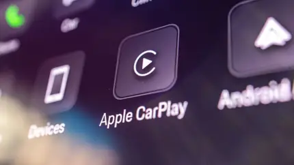 Apple, наконец, смогла: автомобили с CarPlay получили возможность воспроизводить видео