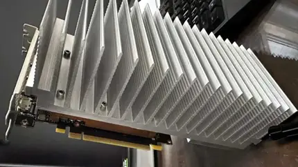 Энтузиаст охладил GeForce RTX 4060 радиатором весом 2,5 кг