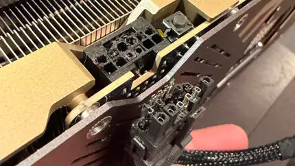 Карта ZOTAC RTX 5090 расплавила почти весь компьютер