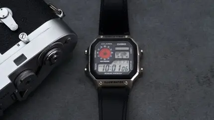 Неожиданная коллаборация с Leica: Casio представила часы в стиле камеры