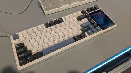 Представлена игровая клавиатура AULA со встроенным дисплеем