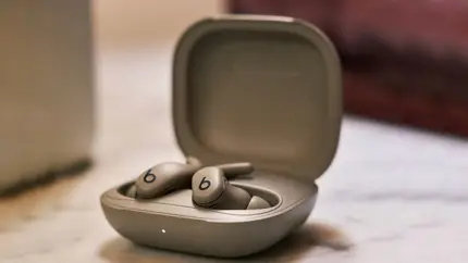 Apple сделала идеальные наушники для тренировок: обзор Powerbeats Fit