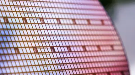 «Микрон» продаёт воздух из чистых помещений и пластины с RISC-V чипами