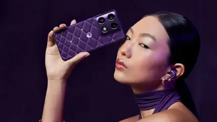Motorola Signature получил версию с кристаллами Swarovski и цветом Violet Indigo