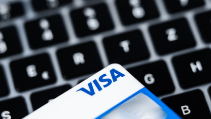 Visa начала тестовое проведение платежей в стейблкоинах по системе SWIFT