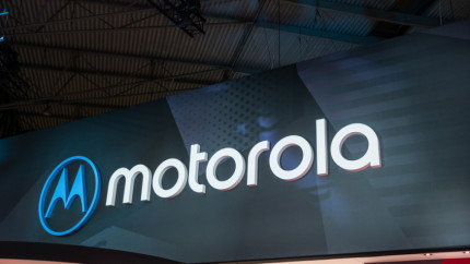 Motorola представила концептфон Rizr с выдвижным дисплеем