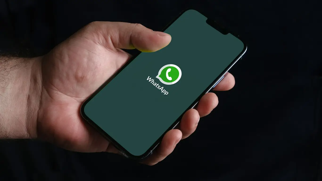 WhatsApp на iPhone научили отправлять фото и видео